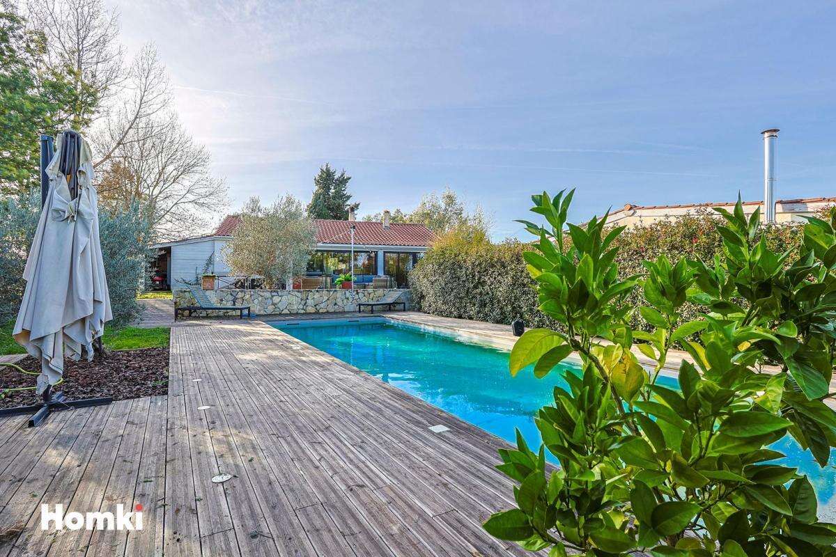 Maison à MONTAIGUT-SUR-SAVE