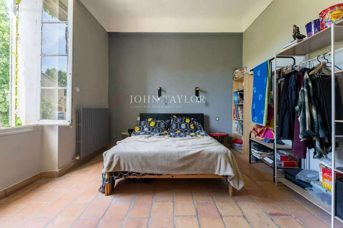 Appartement à LA TOUR-D'AIGUES