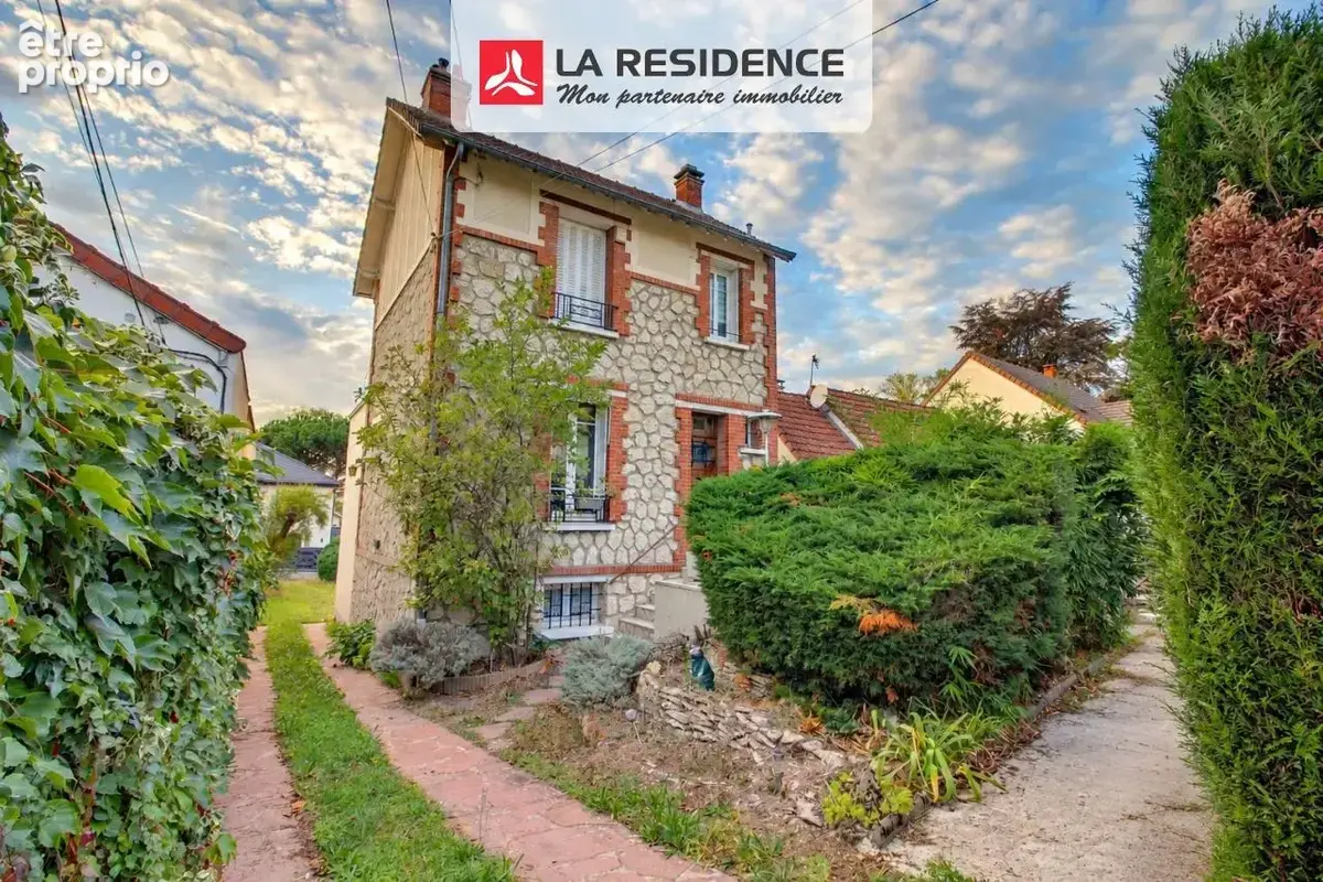 Maison à LES MUREAUX