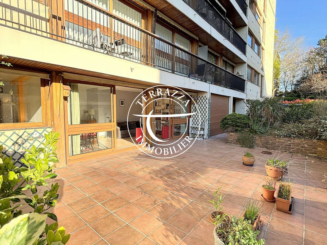 Appartement à LA CELLE-SAINT-CLOUD