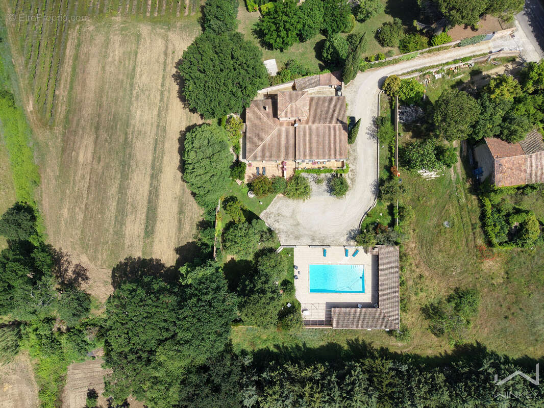Maison à SUZE-LA-ROUSSE