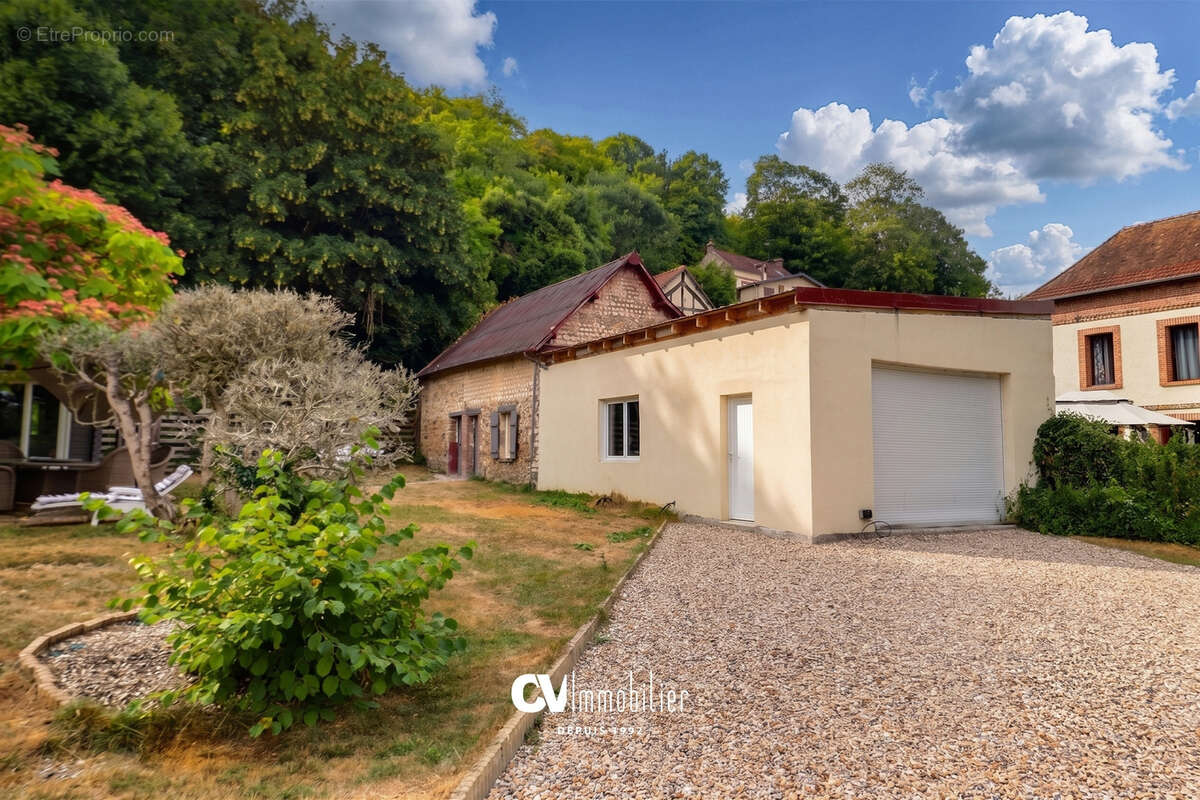 Maison - 4 chambres - 140 m2 - photo 2