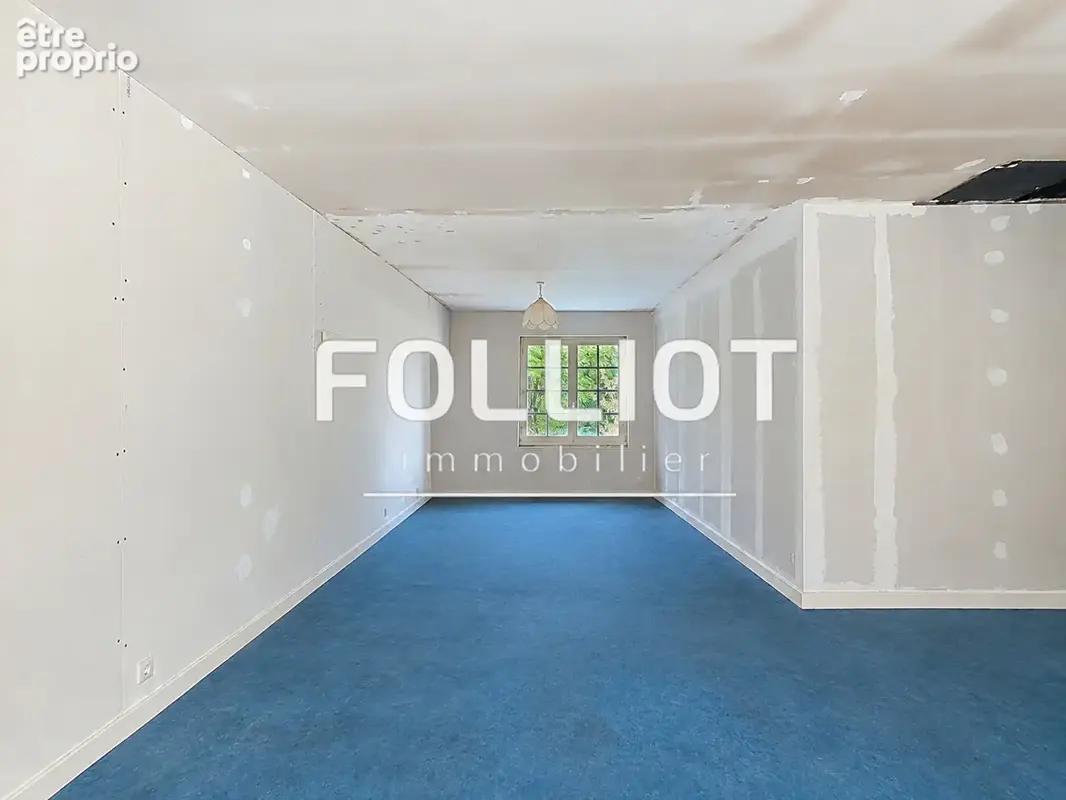 À vendre - Maison 3 chambres sur un terrain de plus de 2 500 m² à Saint-Planchers - photo 6