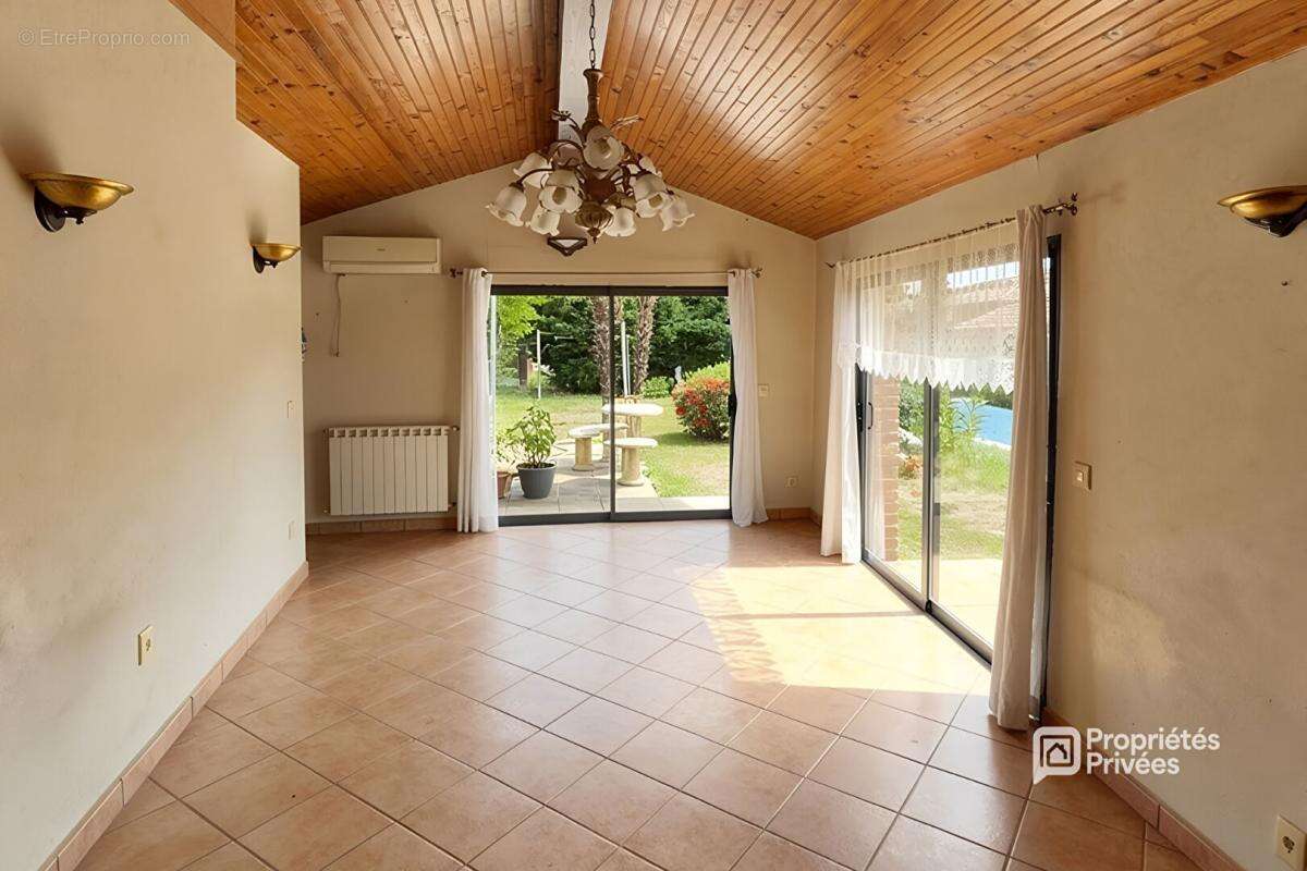 Maison Fronton 4 pièces 165 m2 avec garage et piscine sur 1996 m2 de parcelle divisible et constructible - photo 9