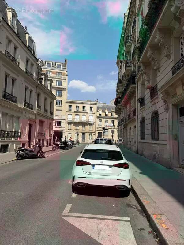 Parking à PARIS-17E