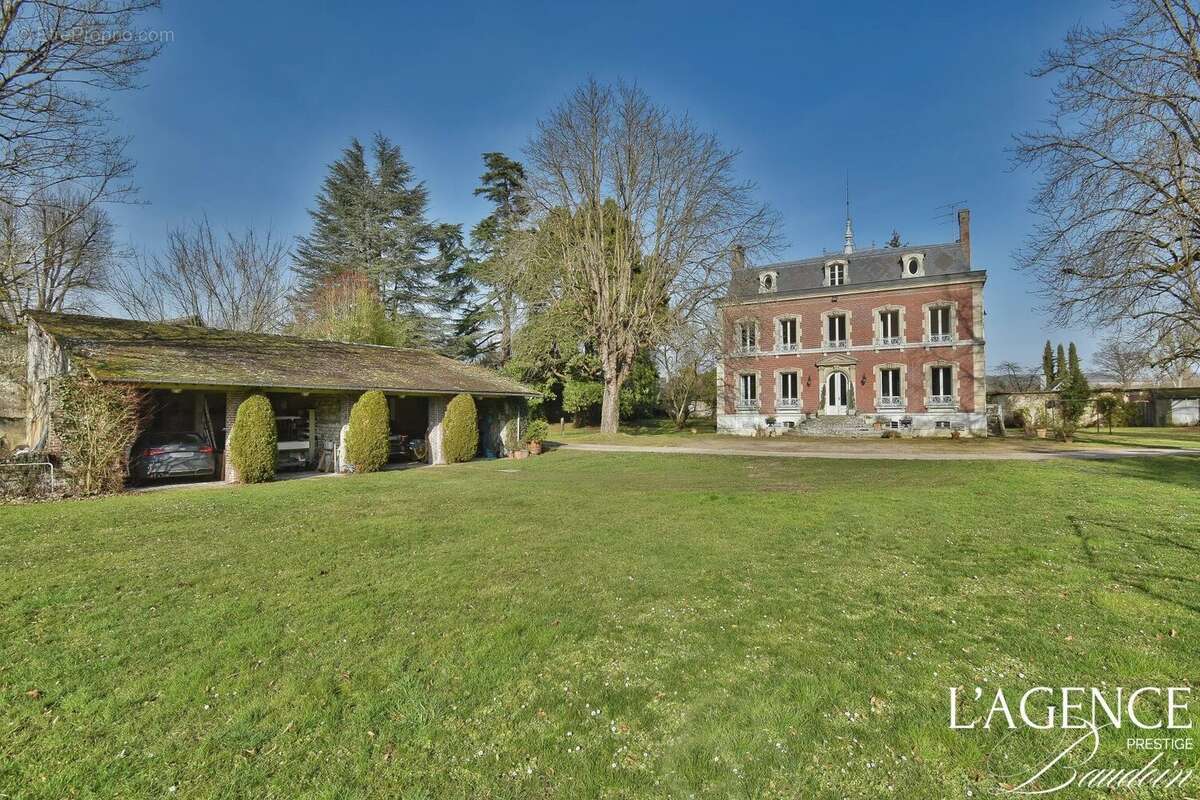 758 m² à Pacy-Sur-Eure  - photo 2