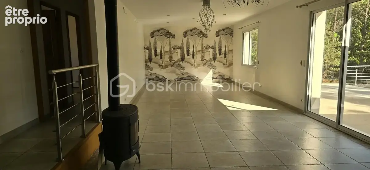 BELLE MAISON de plain-pied avec piscine sur terrain de 2962 m2 - photo 5