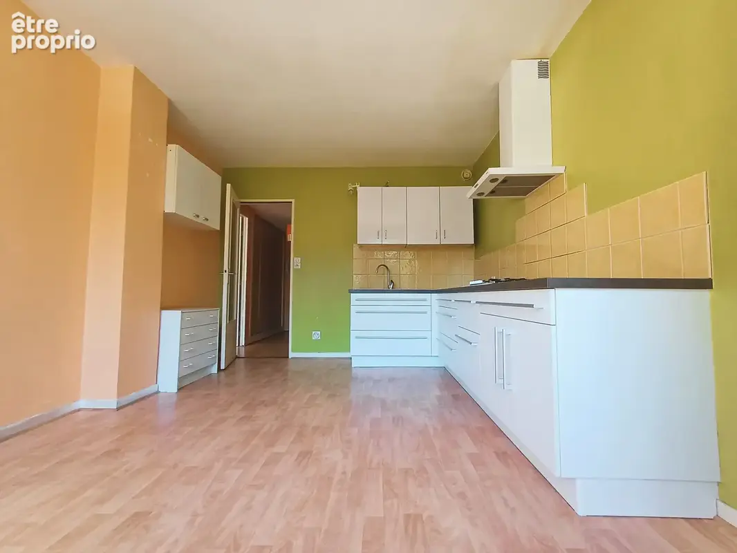 Aubenas - appartement 1 piece 41m2 - balcon et ascenseur - photo 2