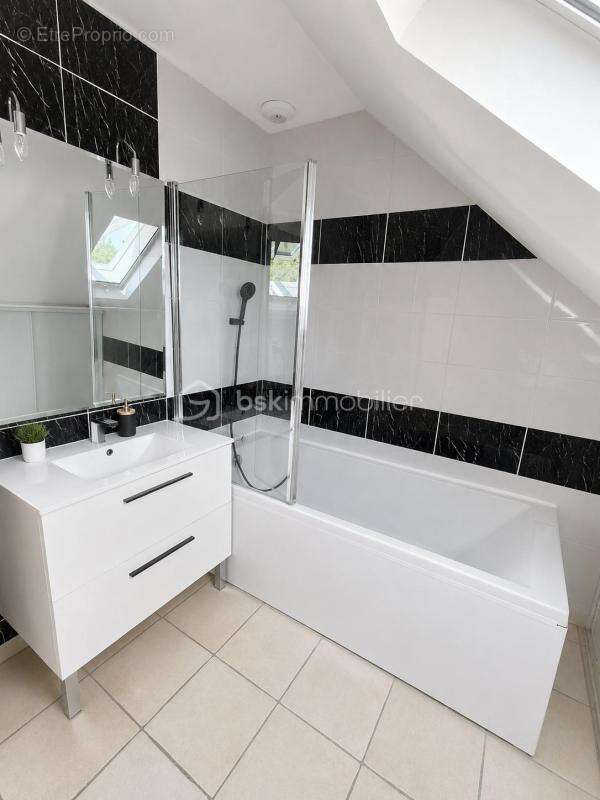 Villandry – Belle maison familiale de 144 m² avec 5 chambres, jardin et terrasse plein sud - photo 14