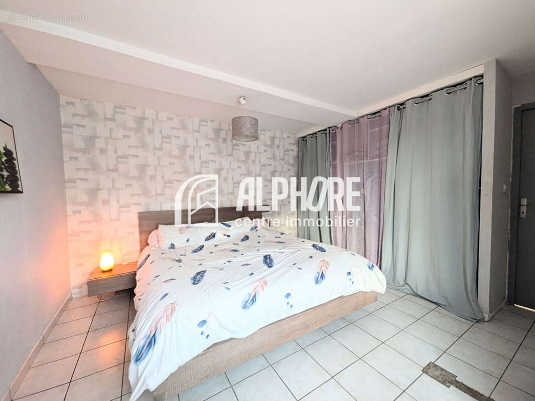 Maison à LA SALLE-DE-VIHIERS