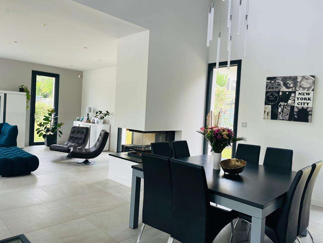 Villa contemporaine à Balma 210 m2, avec piscine et jacuzzi - photo 6