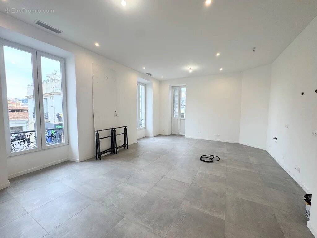 Appartement à ROQUEBRUNE-CAP-MARTIN