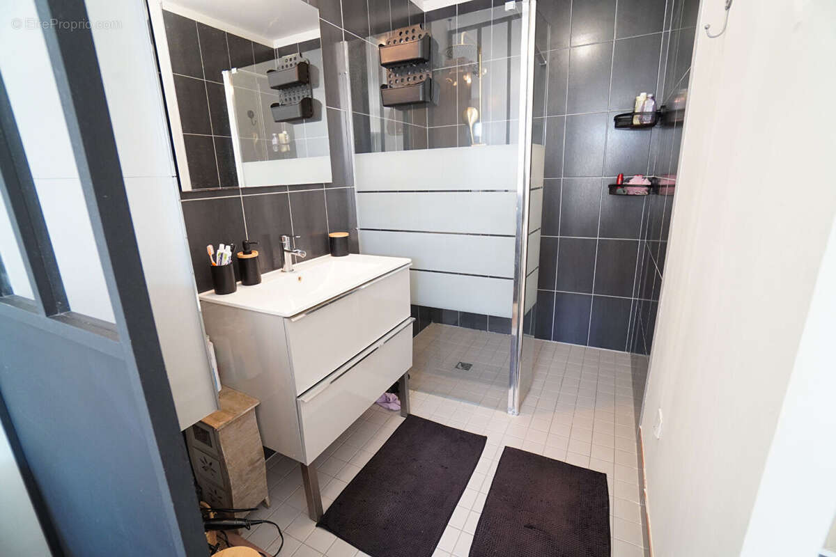 Maison 140 m2, chambre pl. pied - photo 6