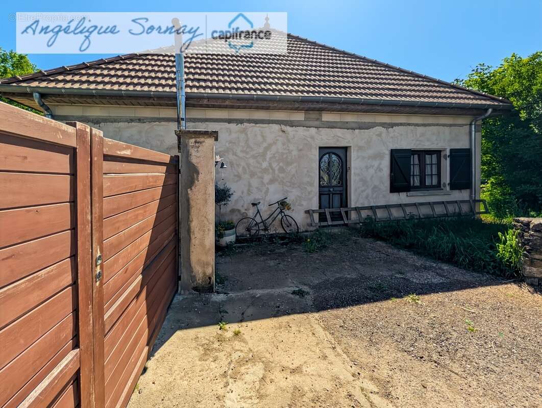 longère avec dépendances sur 3 115 m² – Francheville 39230 - photo 46