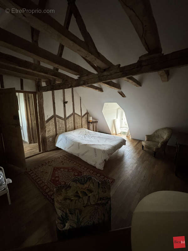 Autre à QUELAINES-SAINT-GAULT