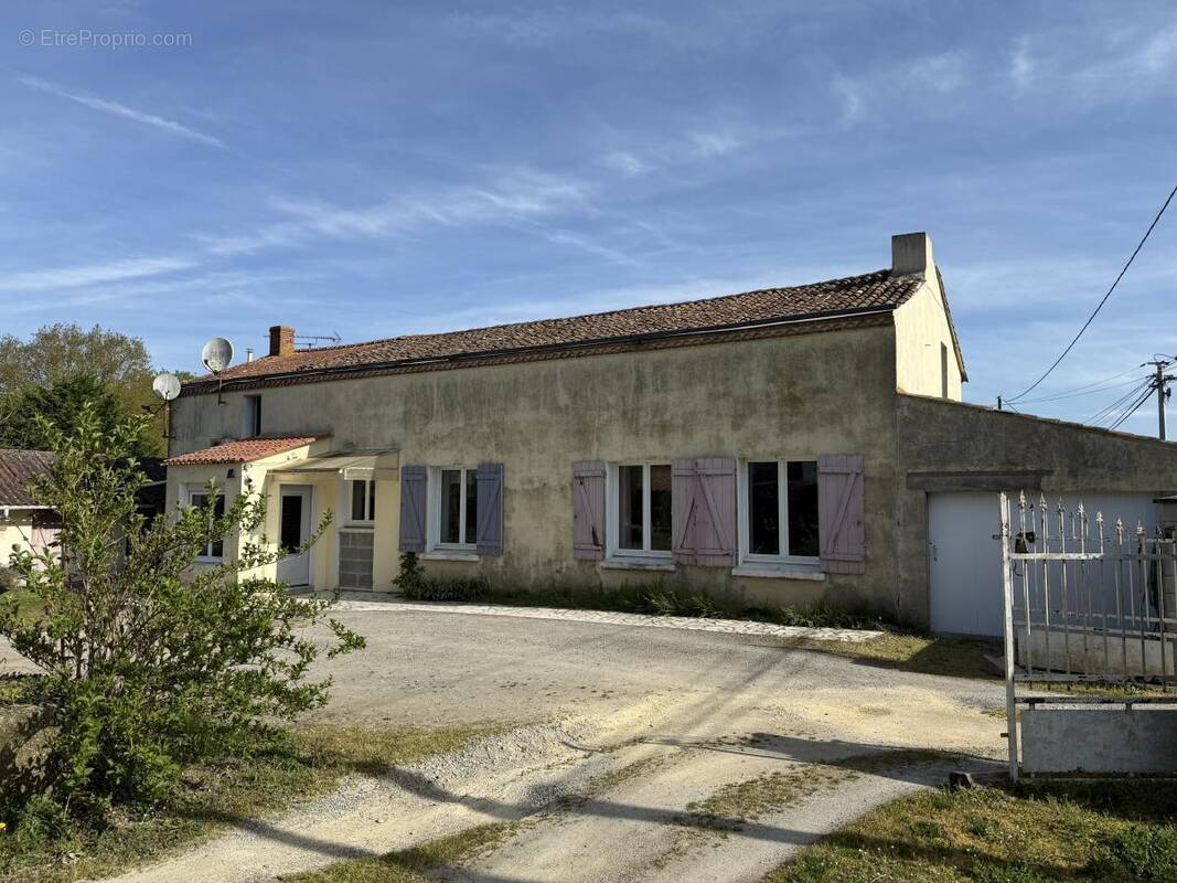 Maison à TREMENTINES