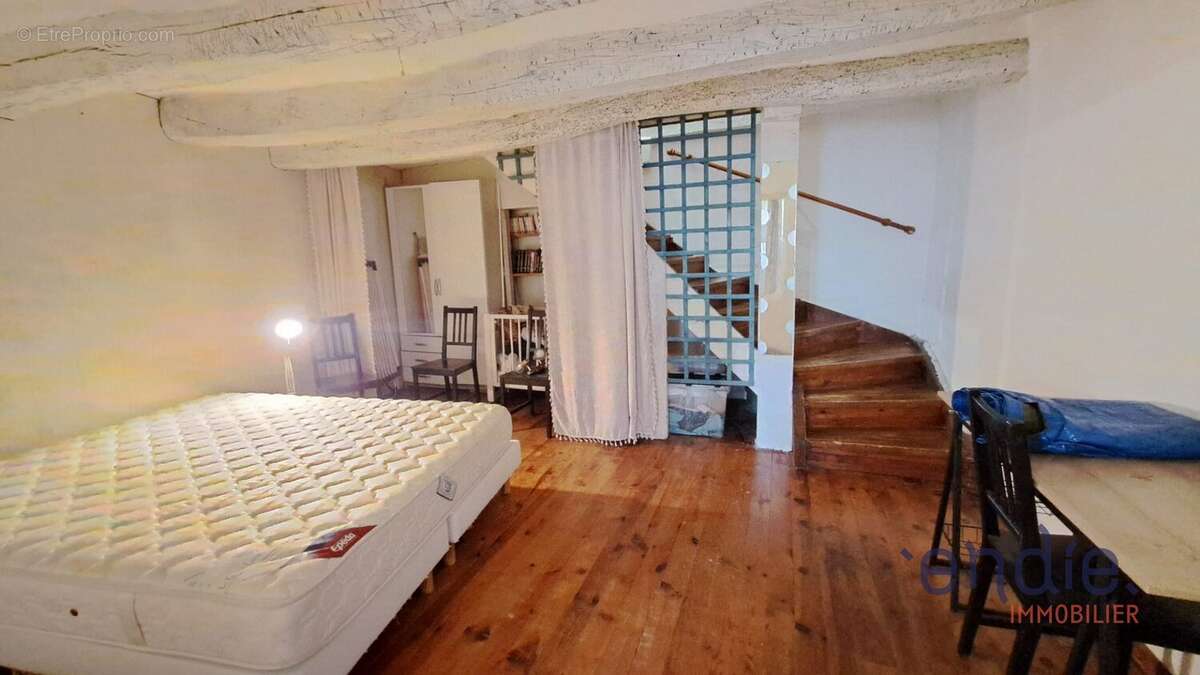 Appartement à LORGUES
