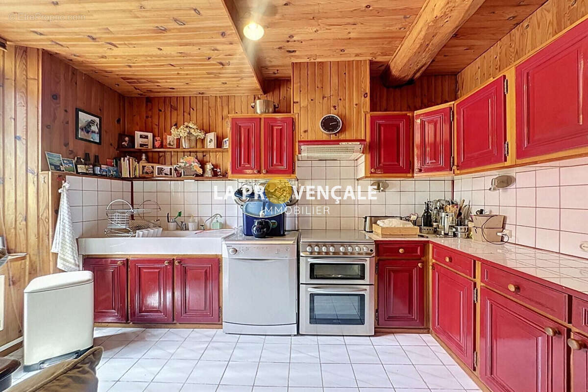 Maison 114 m² à Pourrieres  - photo 5