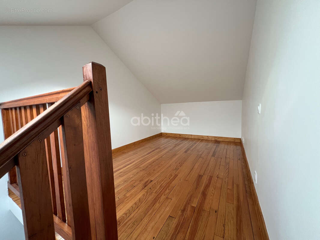 Maison à ORADOUR-SUR-VAYRES