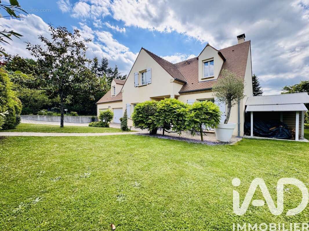Maison 220 m² à Bazoches-Sur-Guyonne  - photo 6