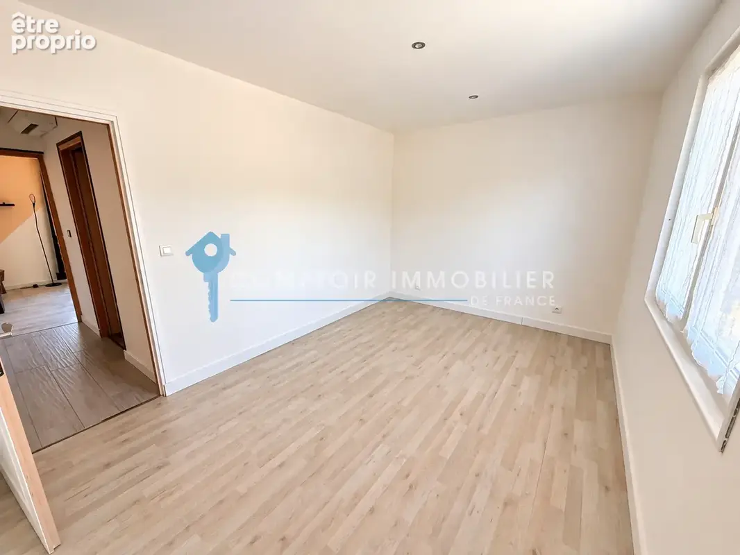 Maison 5 pièces avec terrain clos, dépendances et prestations de qualité   Ruoms - photo 7
