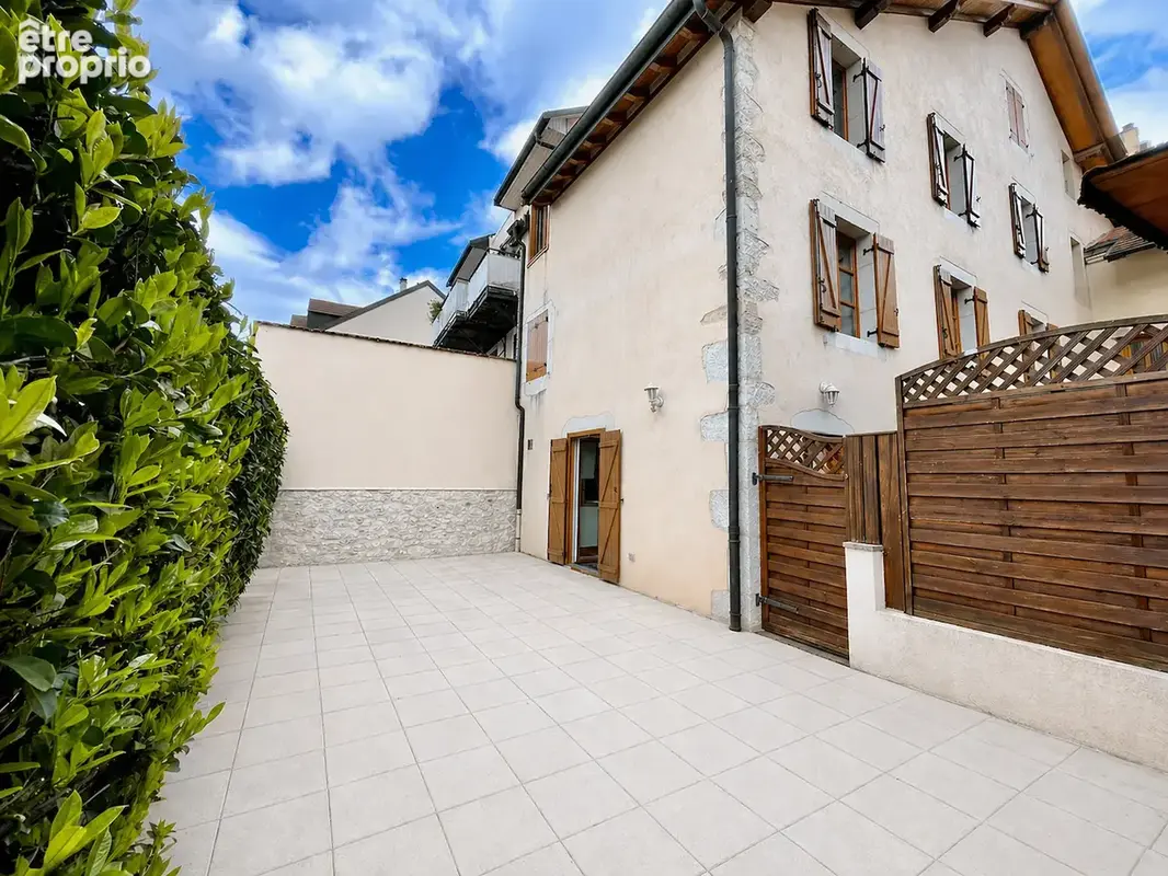Maison à DIVONNE-LES-BAINS