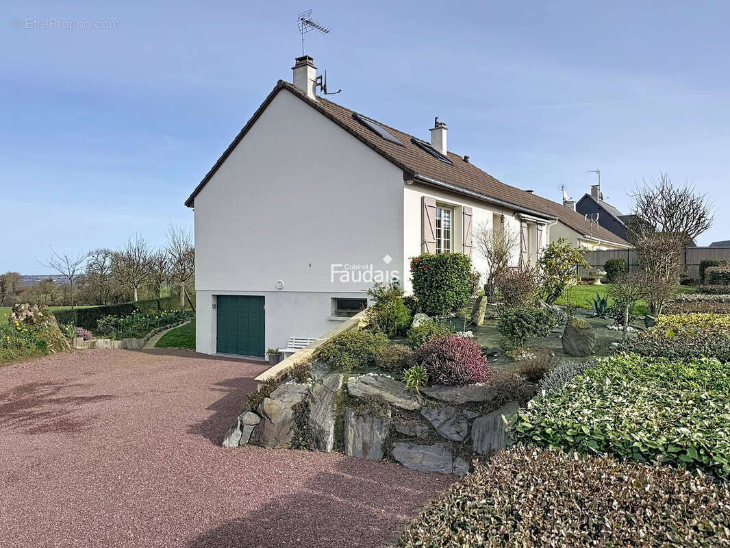 Maison 95 m² à Canisy  - photo 2