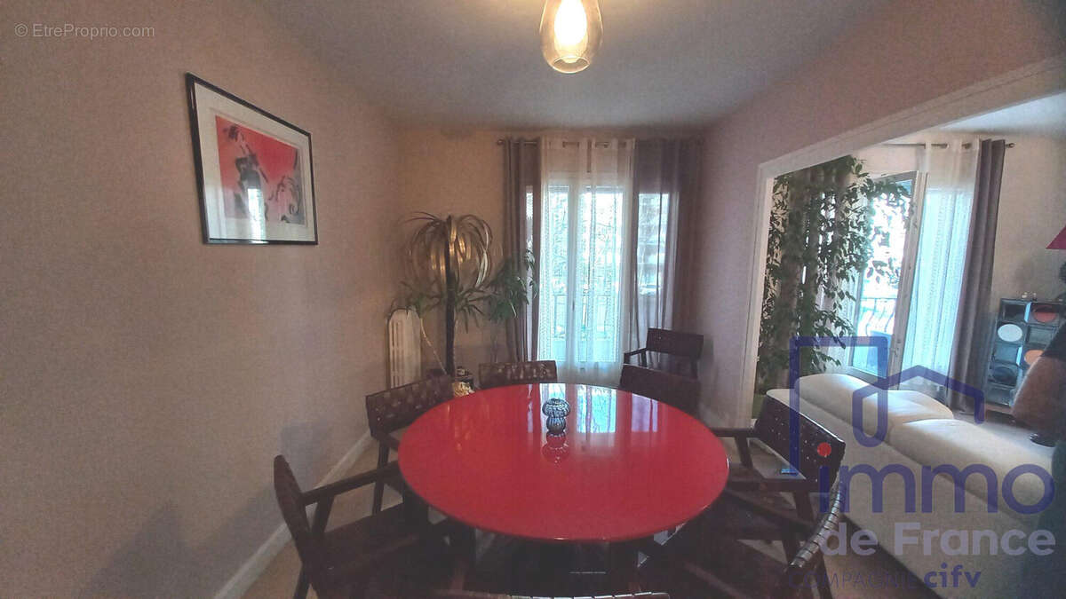 Appartement à SAINT-ETIENNE