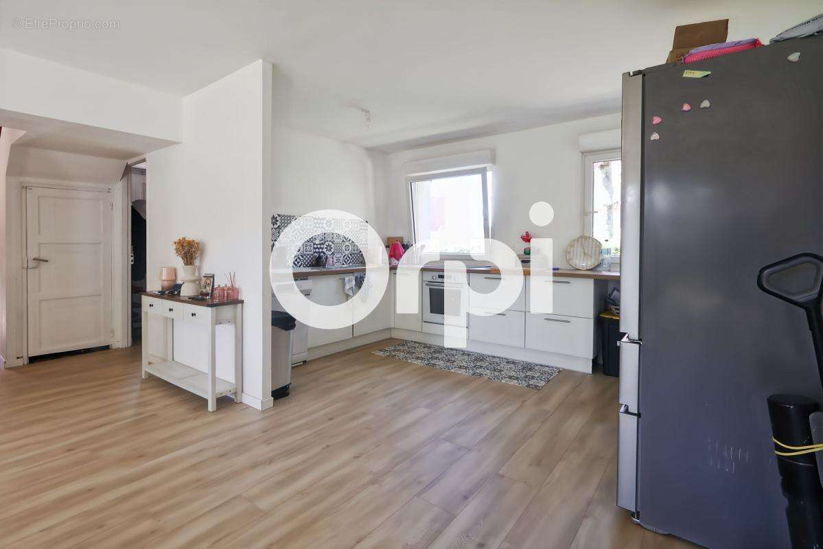 Maison semi individuelle, 6 chambres et jardin à Saint-Pol-sur-Mer (59430) - photo 3