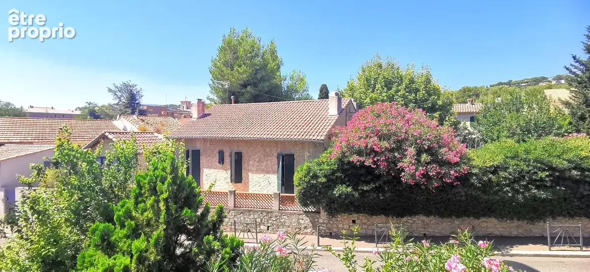 Cassis centre - Vente appartement T4 à rénover avec balcons et cave - photo 5