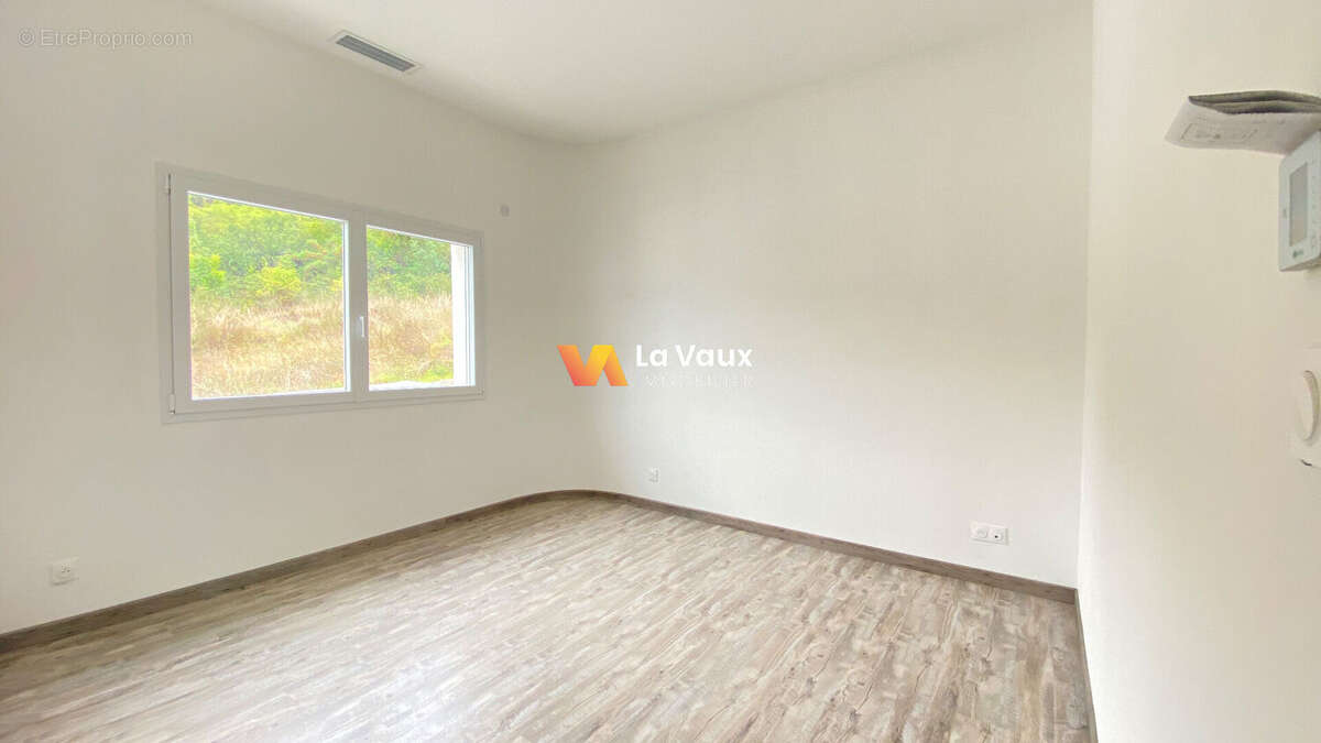 Maison à MONCEL-SUR-SEILLE