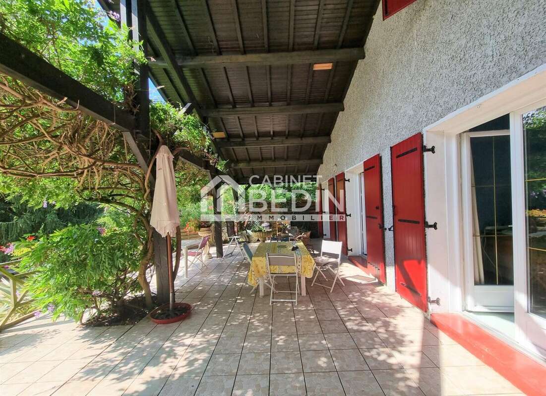 Maison à CABANAC-ET-VILLAGRAINS