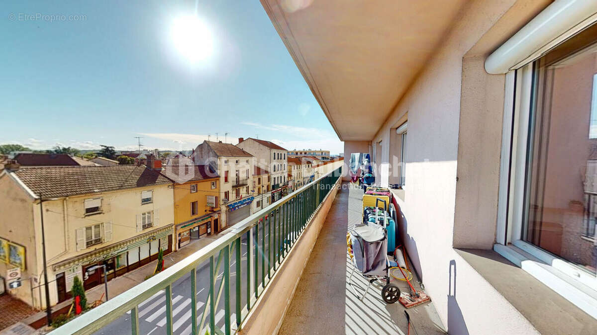 Appartement à LE COTEAU