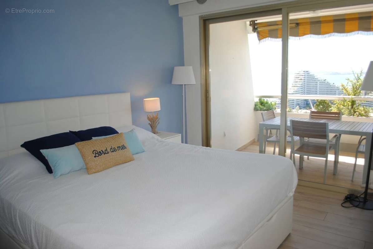 Appartement à VILLENEUVE-LOUBET