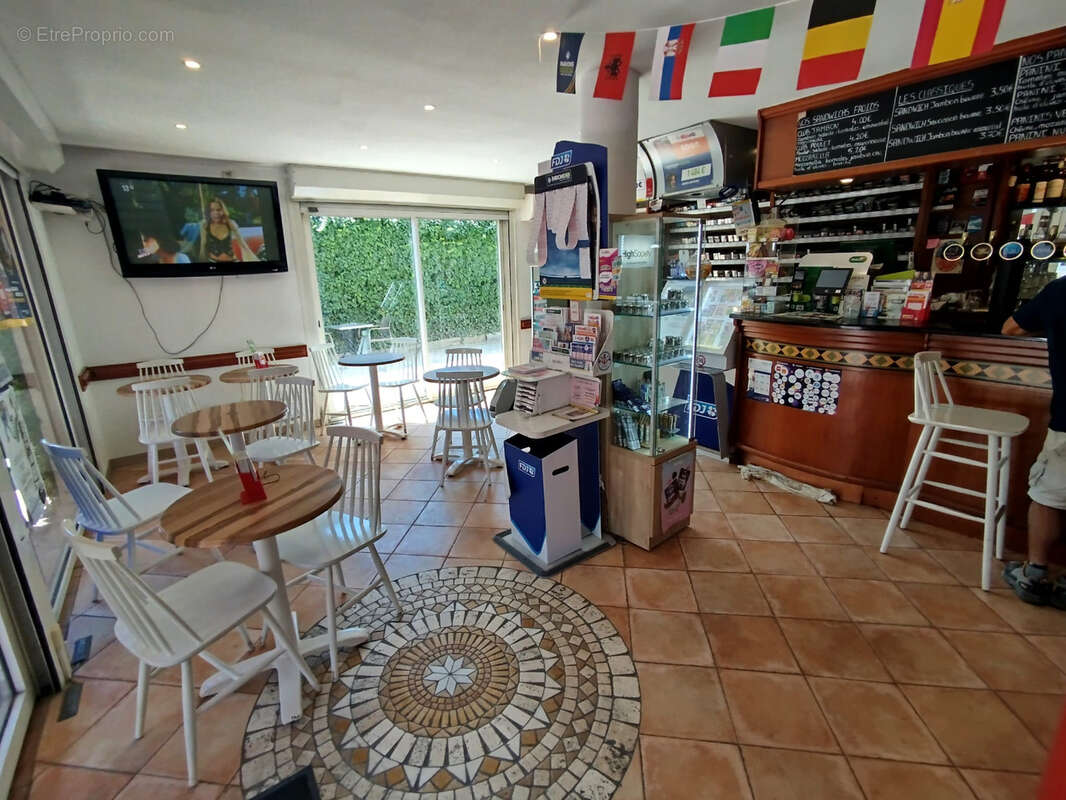 A vendre 349 000 euros une grande Brasserie, Tabac, PMU, FDJ, restaurant située dans un quartier en expansion - photo 12