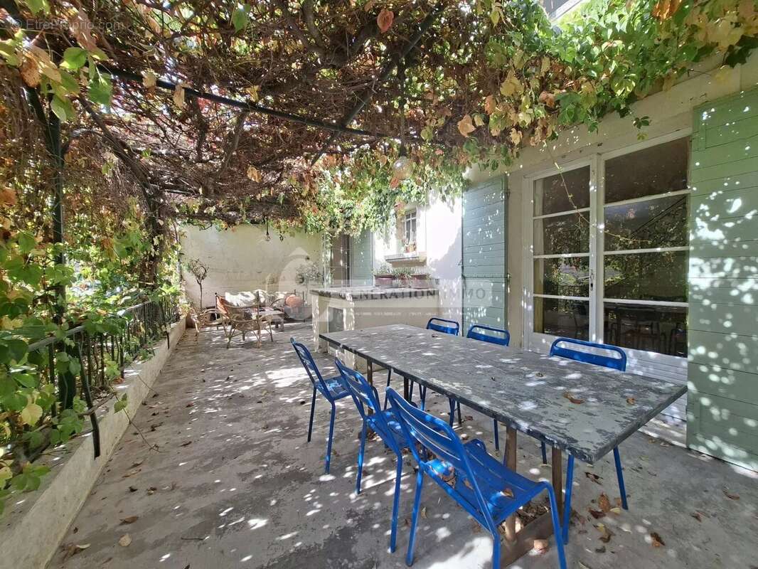 Maison à FONTVIEILLE