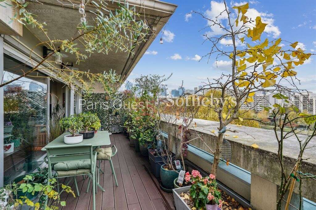 Appartement à NEUILLY-SUR-SEINE