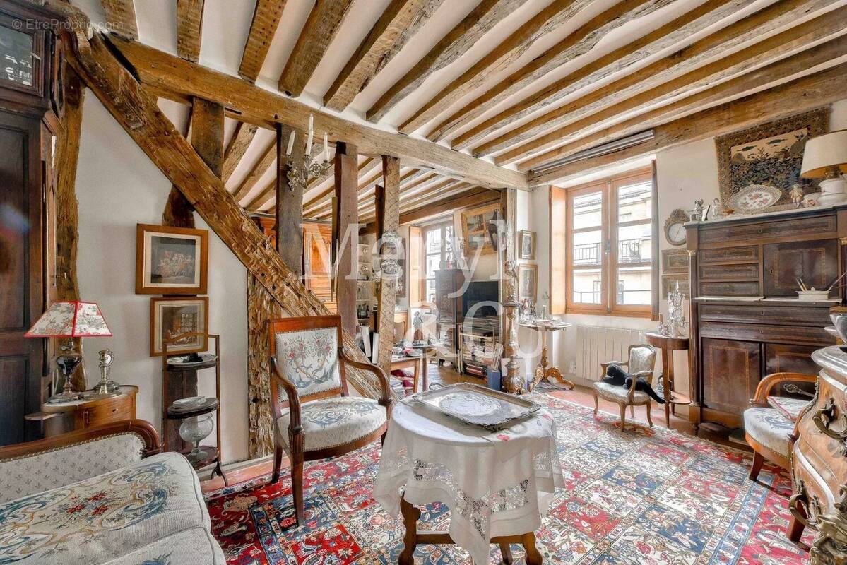 Appartement à PARIS-4E