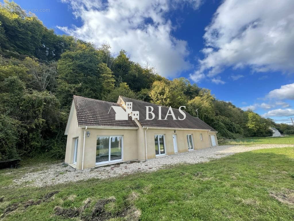 Maison à LE MESNIL-SOUS-JUMIEGES