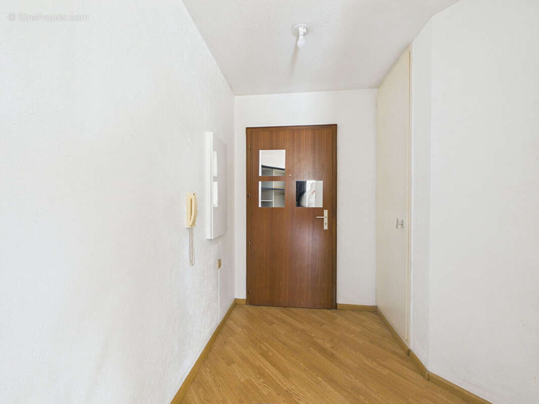 2 pieces  52m² avec balcon - photo 9