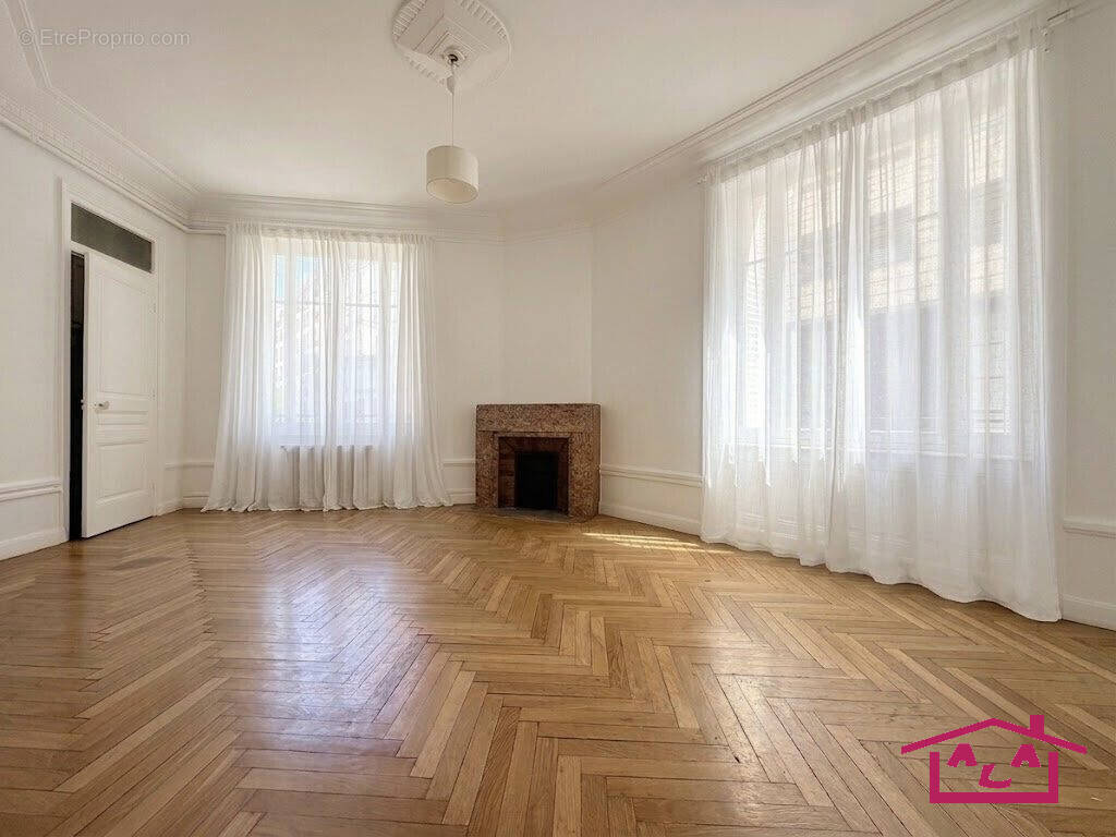 Appartement à LYON-6E