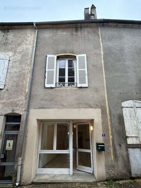Appartement à DAMPIERRE-SUR-SALON