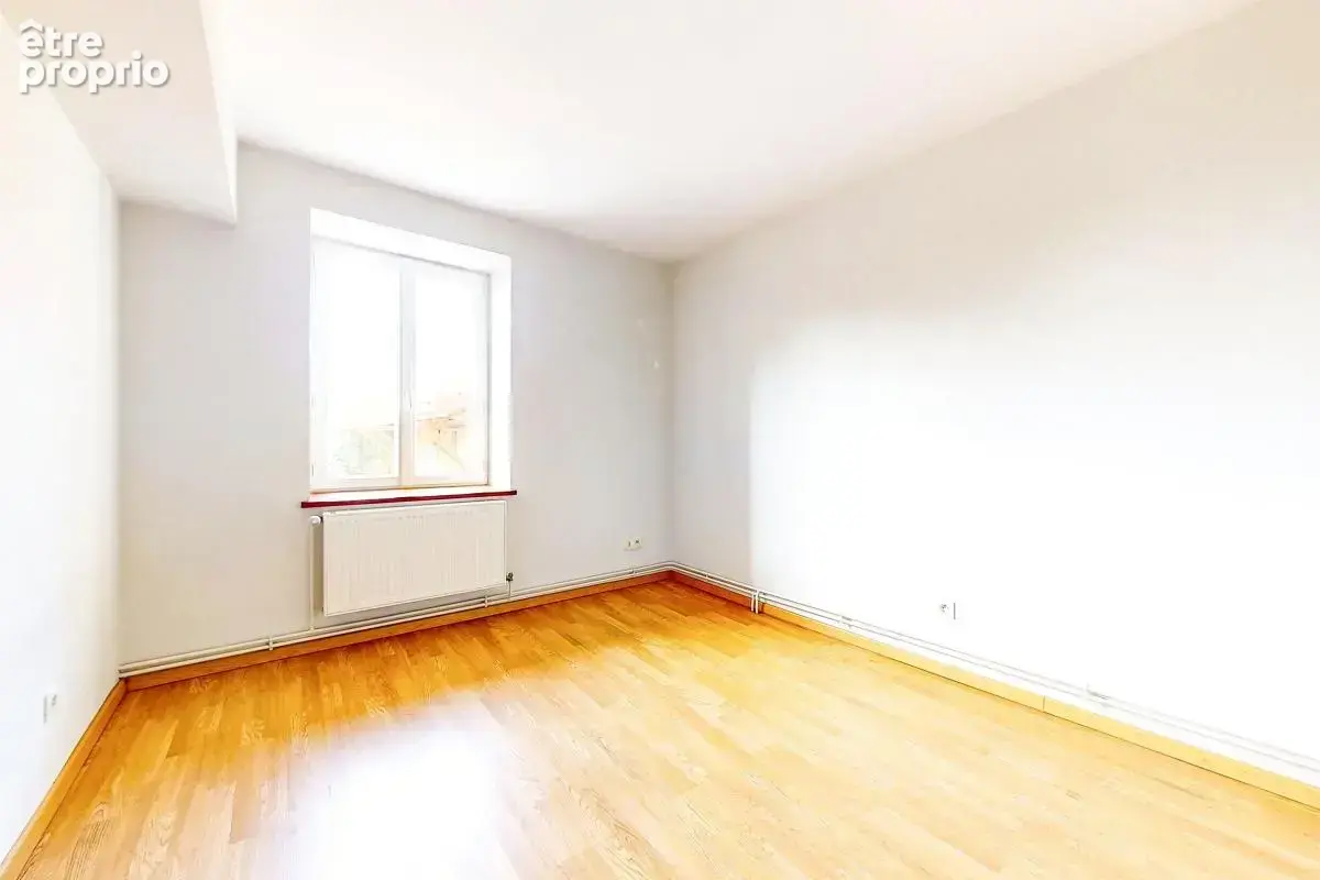 SAINT-SAVIN – Maison de caractère de 147 m² avec grand terrain et dépendance - photo 7