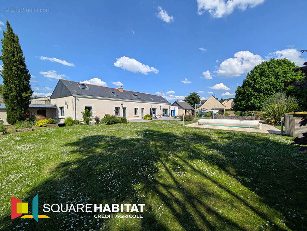 Maison à VILLEVEQUE