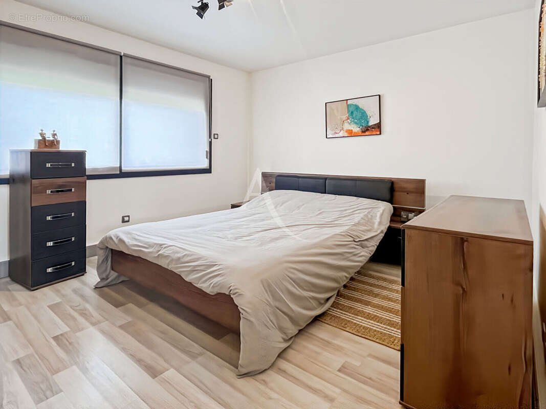 A VENDRE - Maison entièrement rénovée ? Fort potentiel avec logement indépendant - photo 8