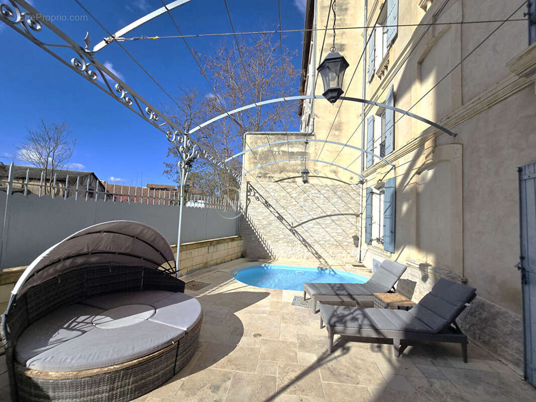 Immeuble haussmannien de 400m² APT - photo 2