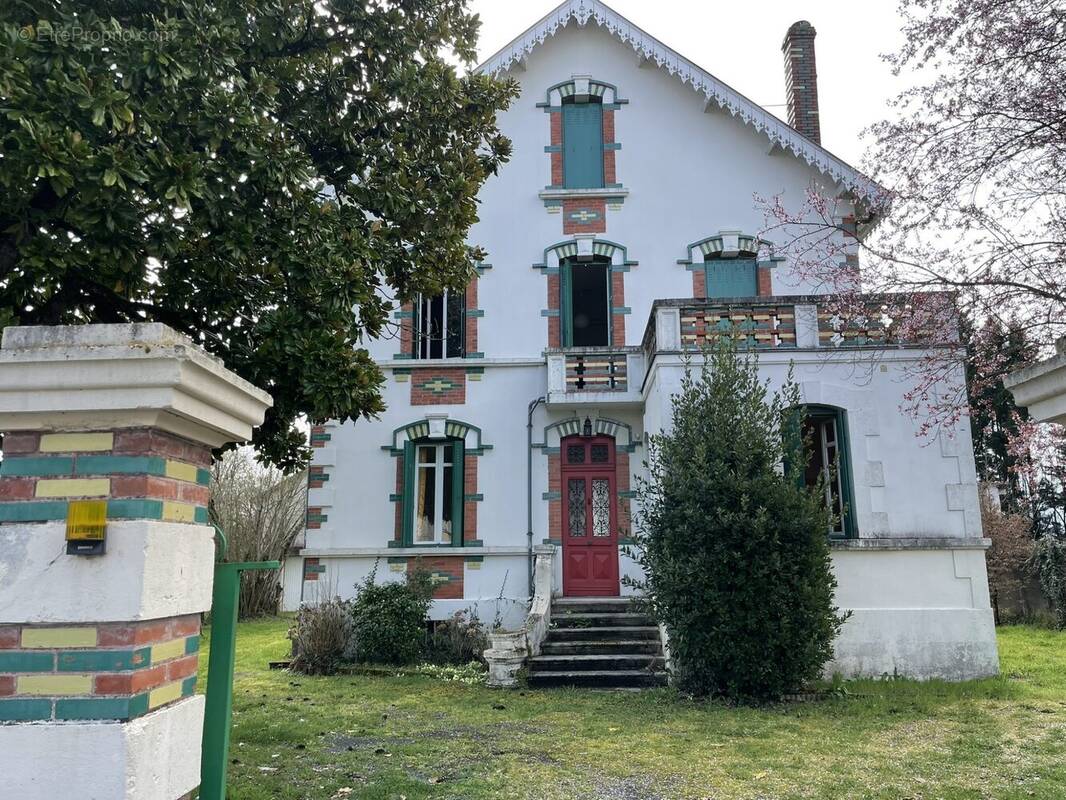 Maison 153 m² à Saint-Astier  - photo 3