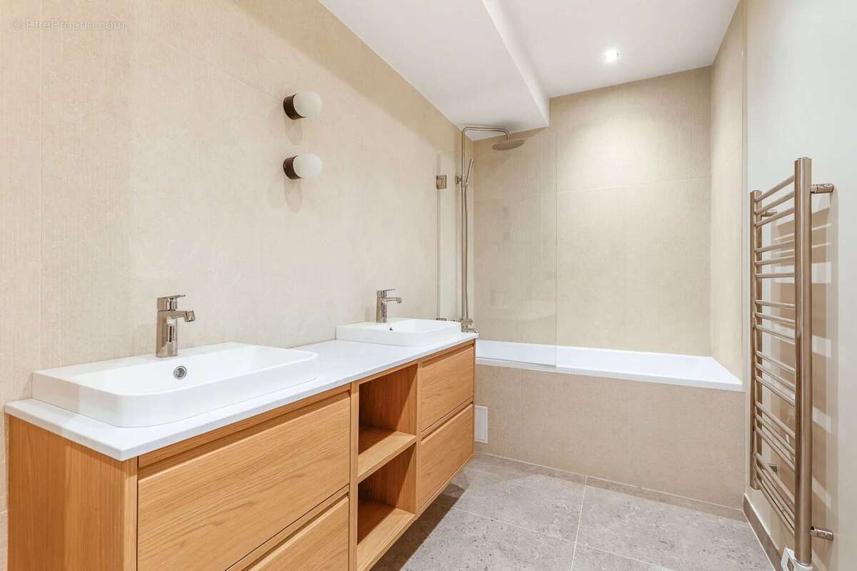 Appartement à PARIS-9E