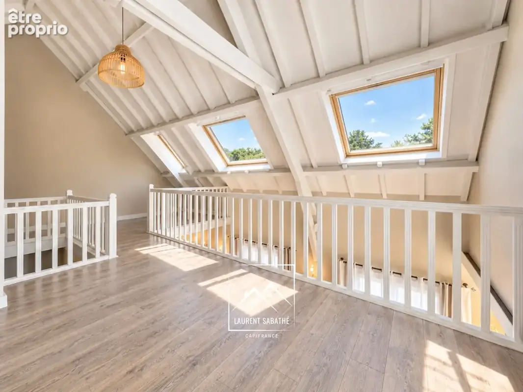 PAU (64) –  À VENDRE - Maison familiale de 213 m² - 5 chambres, bureau et piscine - photo 16