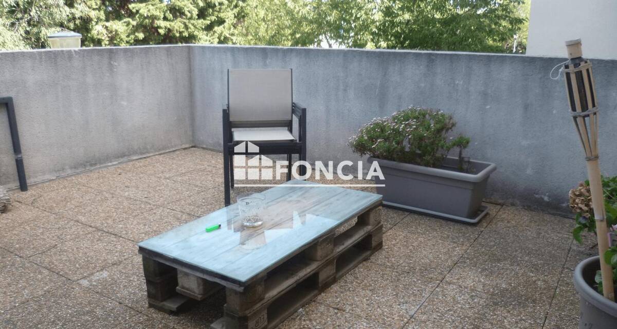 Appartement à SAINT-MARTIN-DE-CRAU